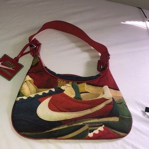 Nike women’s purse.